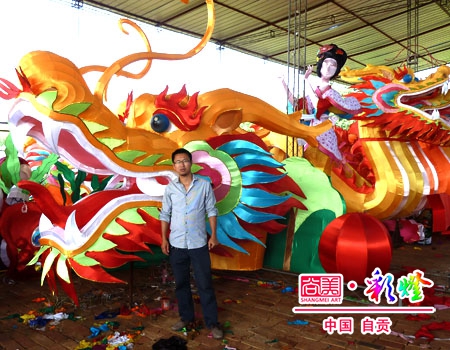 2013年河北邯鄲廣府古城彩燈制作現(xiàn)場